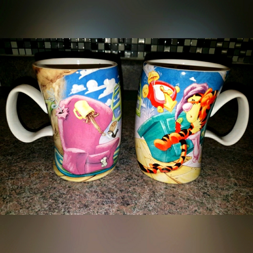 BN Retired DISNEY Tigger IRREGULAR LG Mug